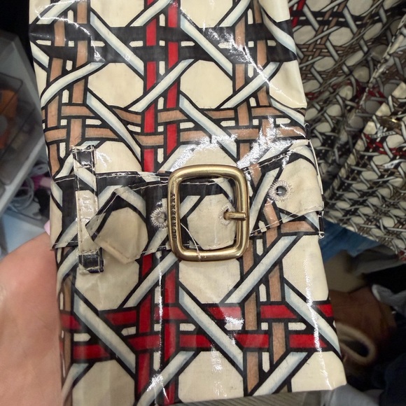 Burberry Women's Patterned Trench Coat in Beige and Red - Picture 5 of 7